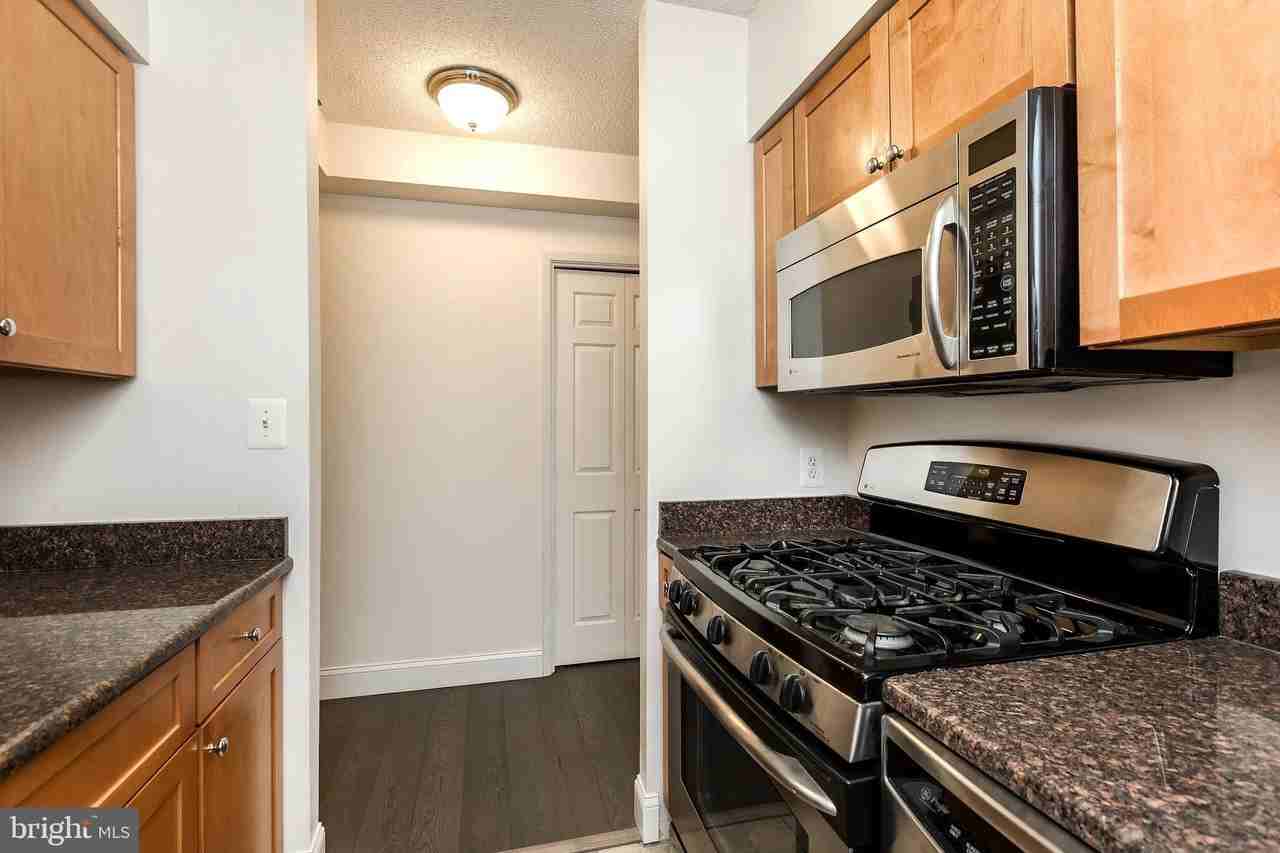 4801 Fairmont Ave Apt 713 #713 - Photo 6 of 18