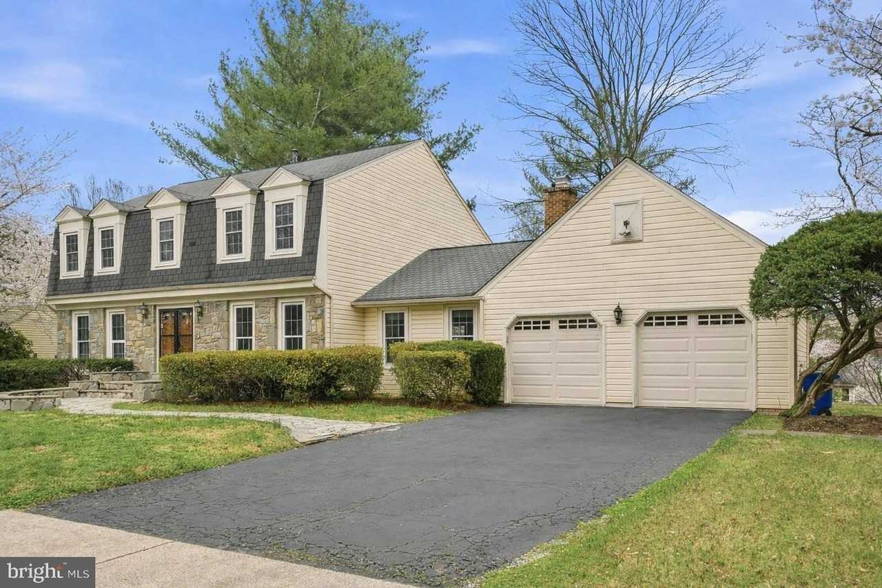7520 Royal Dominion Dr - Photo 3 of 50