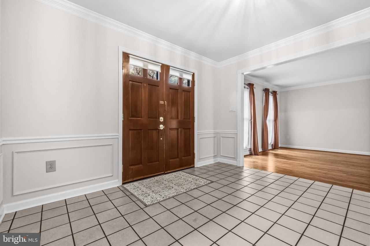 7520 Royal Dominion Dr - Photo 5 of 50