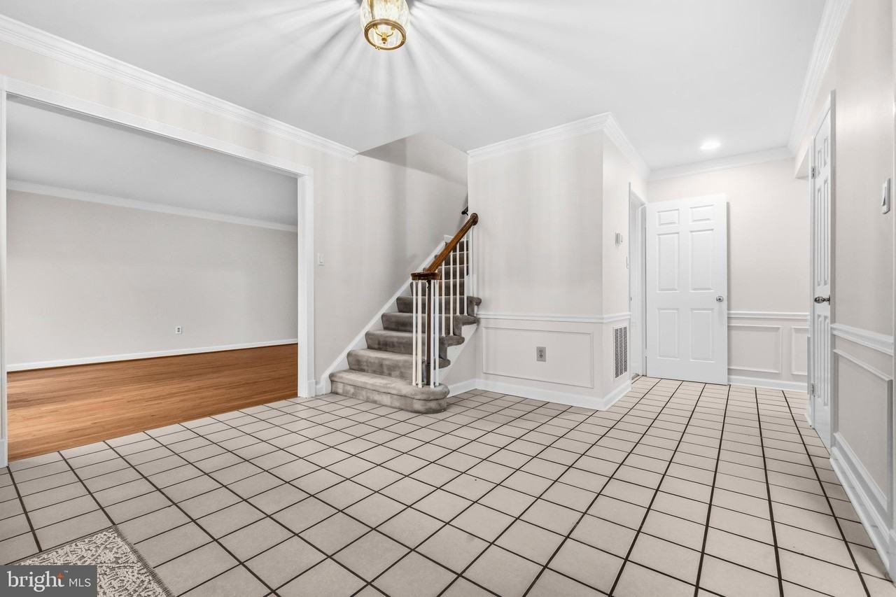7520 Royal Dominion Dr - Photo 6 of 50