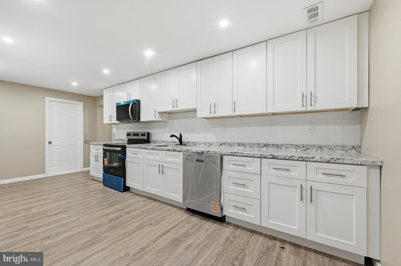 667 S Broadway - Photo 6 of 22