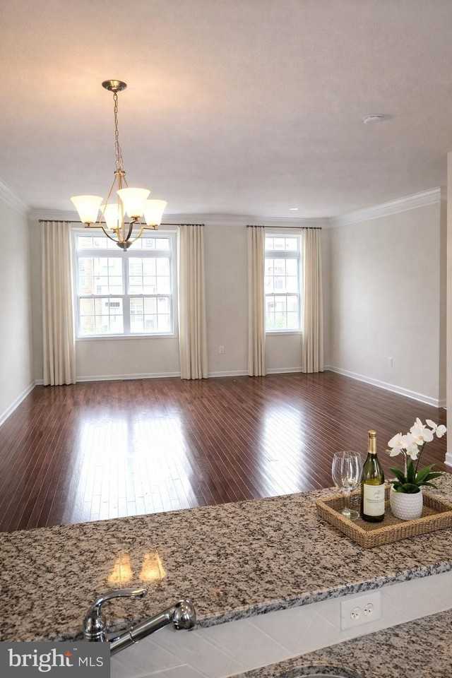 23109 Dunlop Heights Ter - Photo 3 of 24