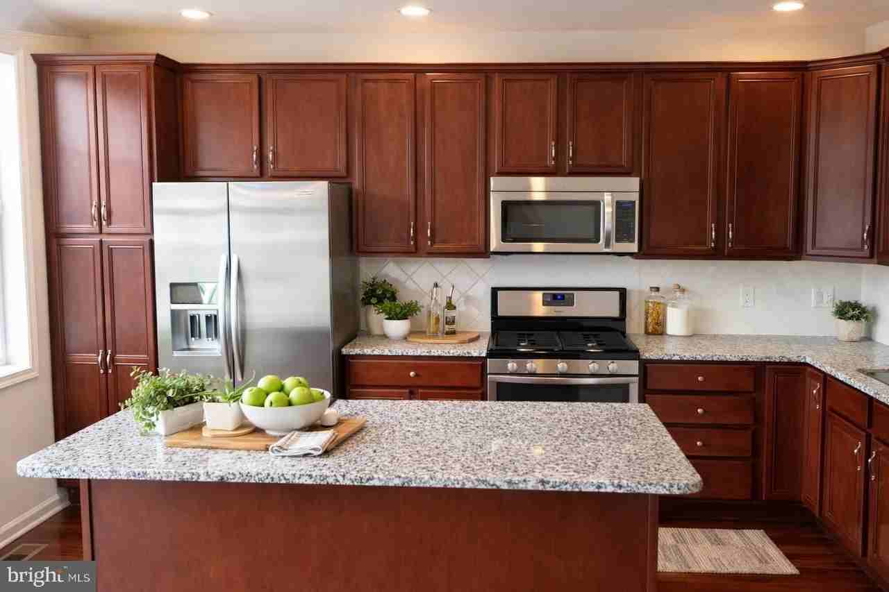 23109 Dunlop Heights Ter - Photo 5 of 24