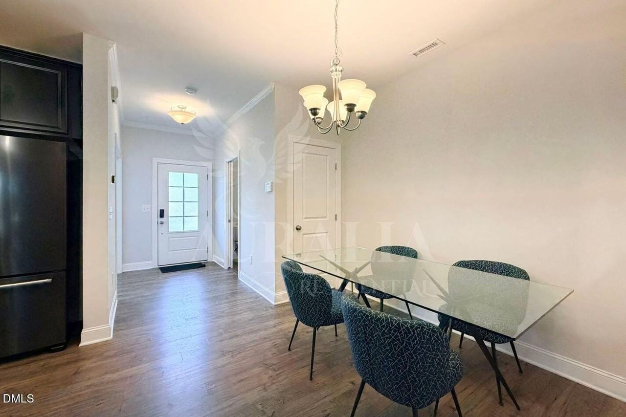 1306 Farm Pond Trl - Photo 7 of 46