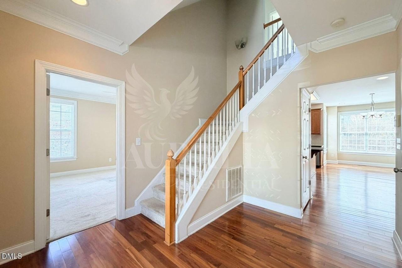 101 Scotlow Way - Photo 5 of 45