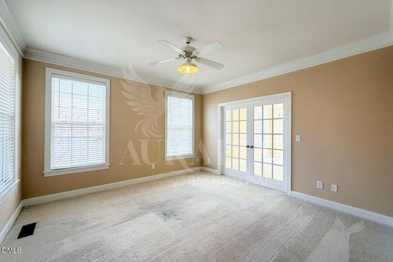 101 Scotlow Way - Photo 6 of 45