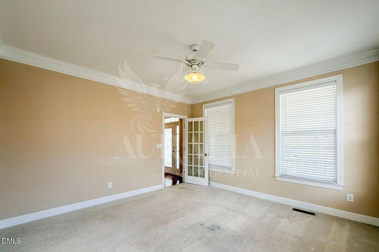 101 Scotlow Way - Photo 7 of 45