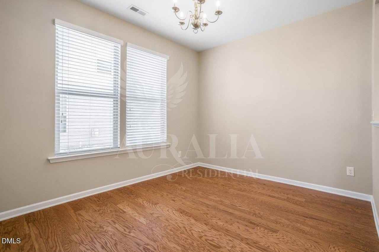 4430 Hillsgrove Rd - Photo 3 of 29