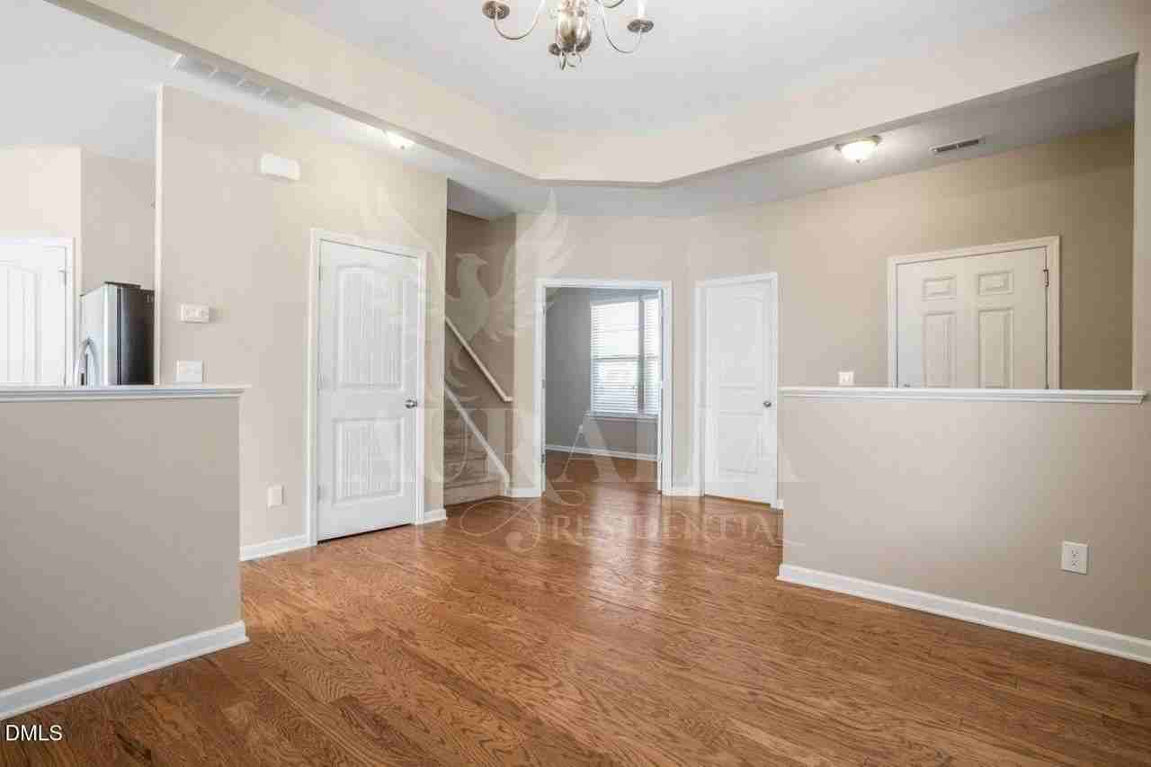 4430 Hillsgrove Rd - Photo 4 of 29