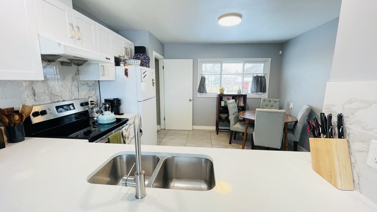 107 55 Avenue Northwest - Photo 5 of 16