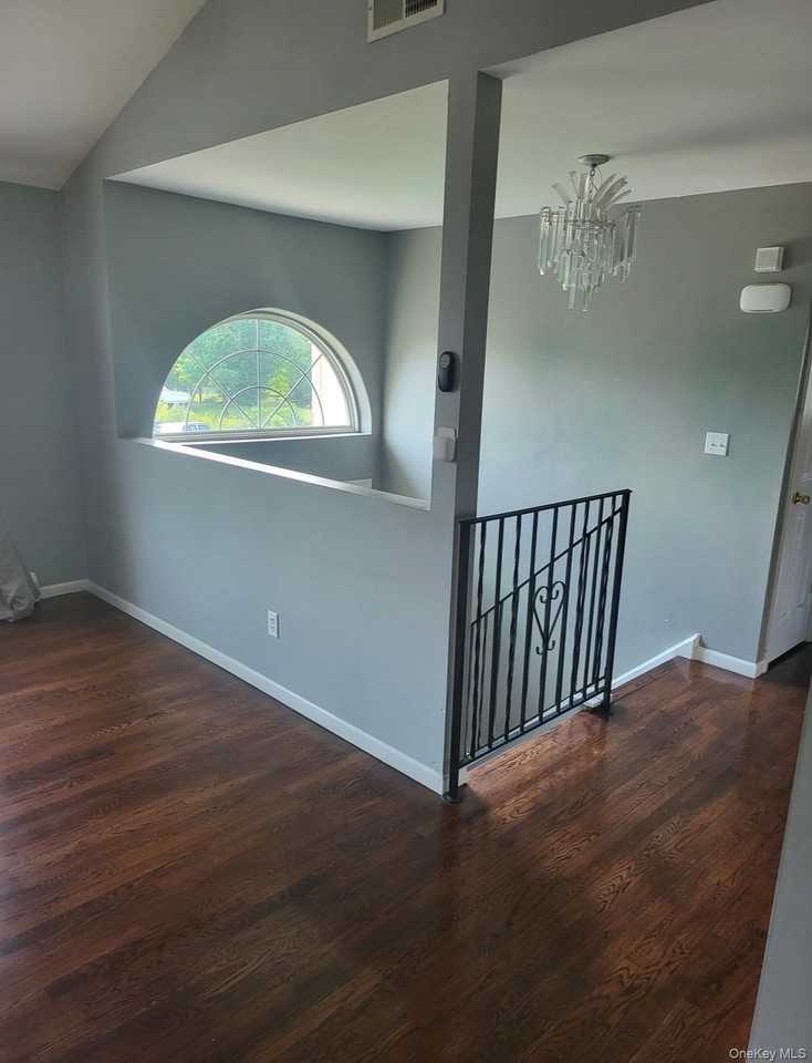 20 Tammy Dr - Photo 5 of 30