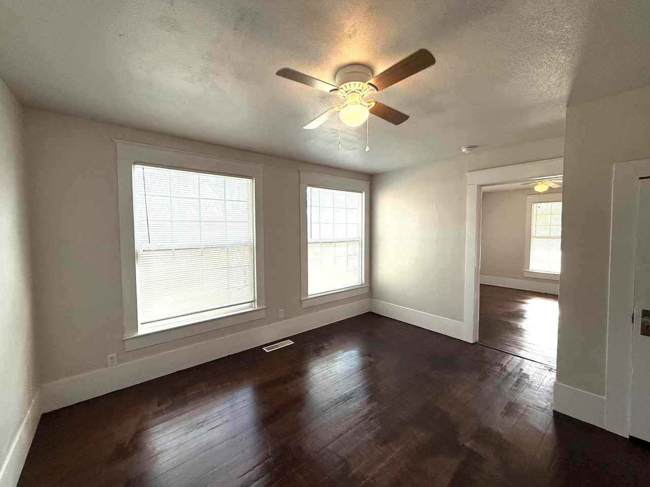 524 Carter St Se #1 - Photo 5 of 13