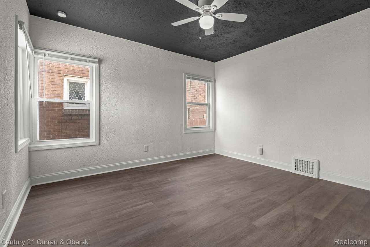 53 W Charlotte St - Photo 2 of 16