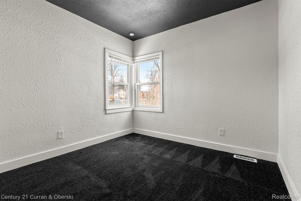 53 W Charlotte St - Photo 6 of 16