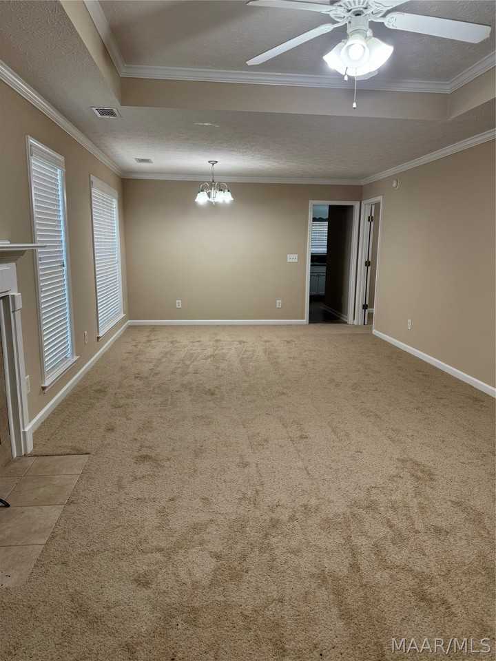 8213 Dison Dr - Photo 3 of 17