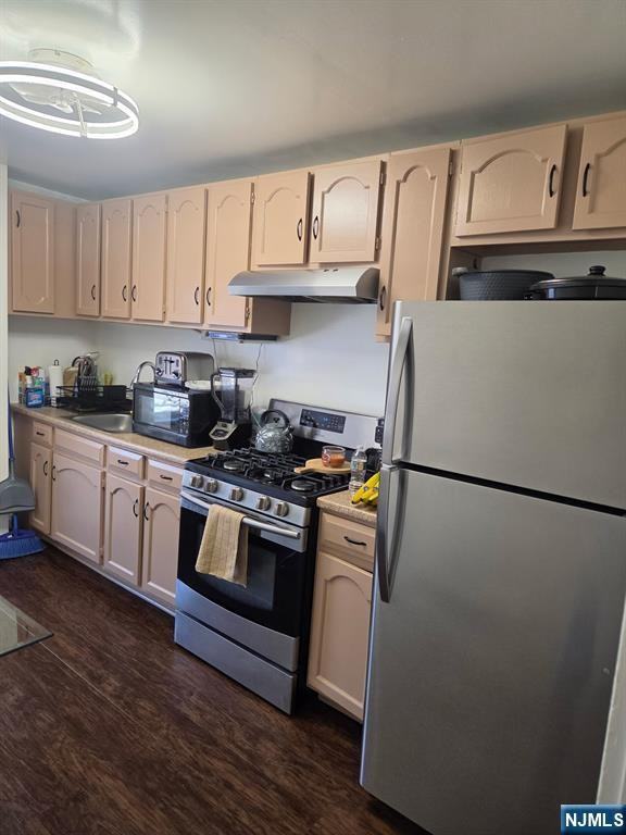 310312 Palisade Ave - Photo 3 of 11