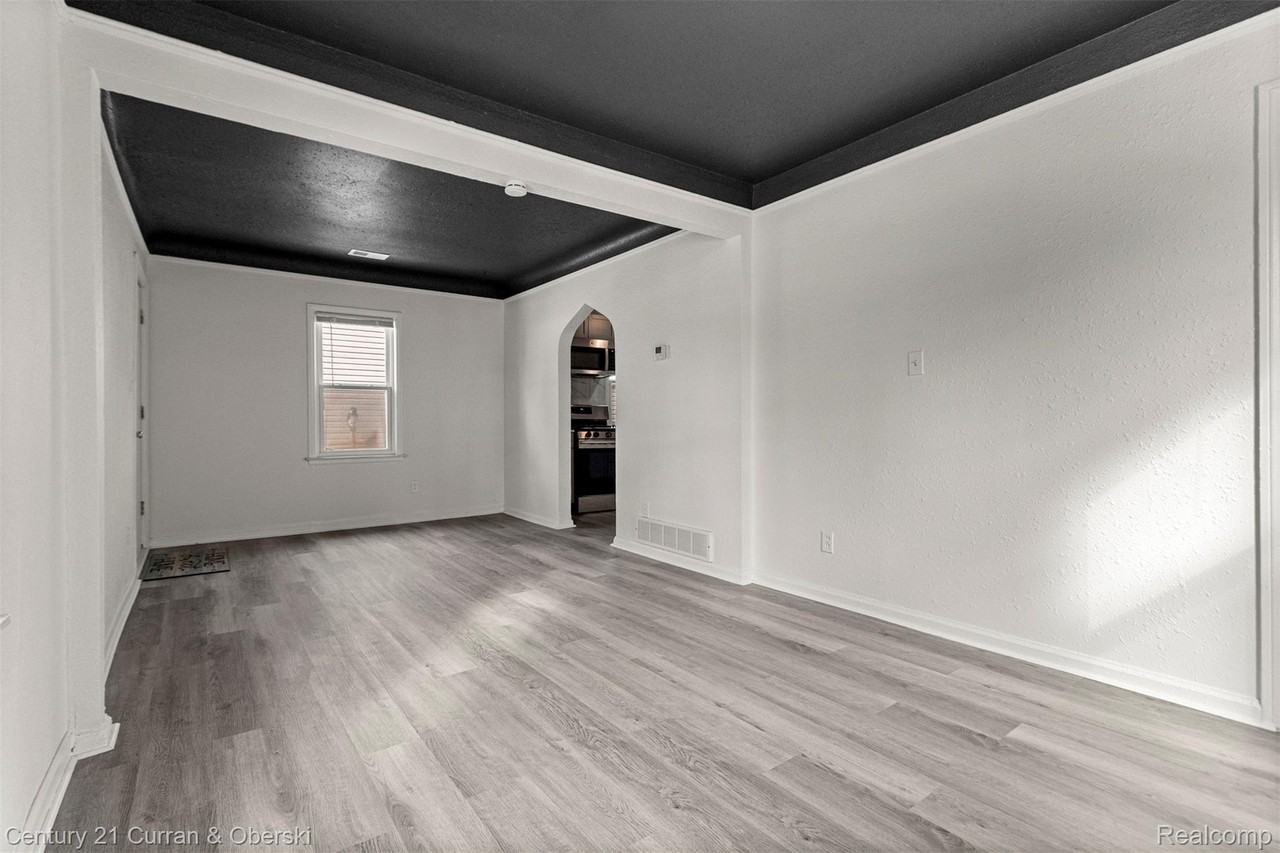 5514 Ashley St - Photo 3 of 20