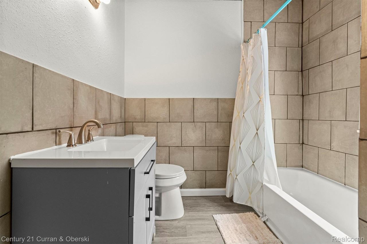 5514 Ashley St - Photo 4 of 20