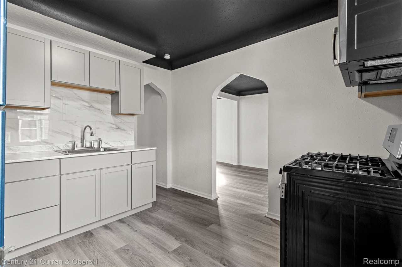 5514 Ashley St - Photo 6 of 20