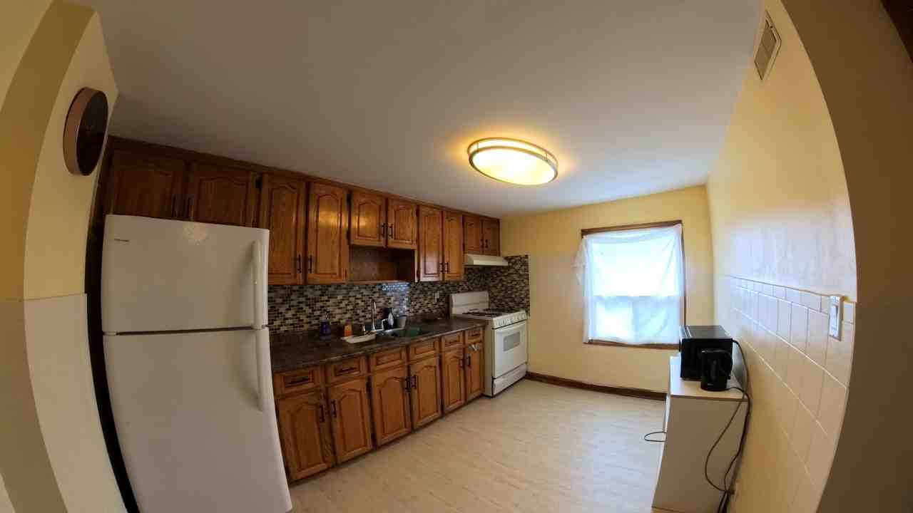 492 Dufferin Street #A - Photo 3 of 19