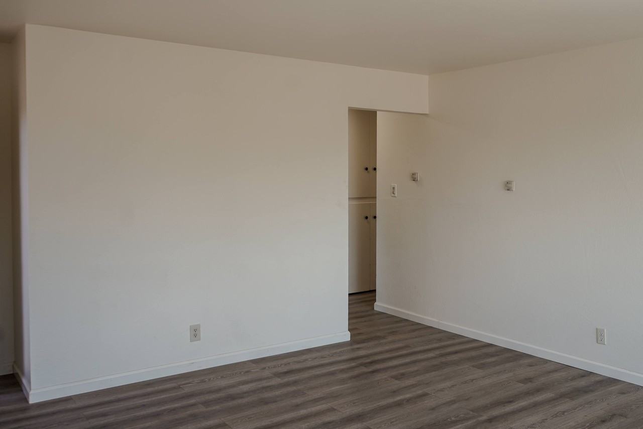 3639 Patterson Ave - Photo 6 of 19