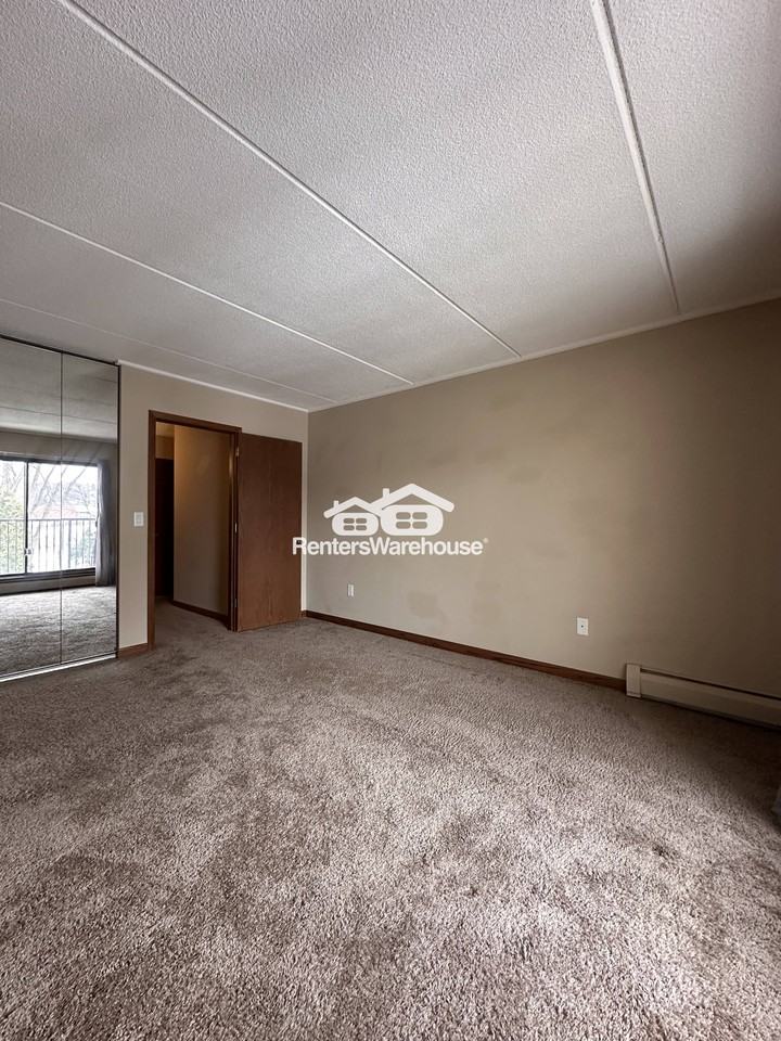 10401 Cedar Lake Rd #505 - Photo 6 of 13