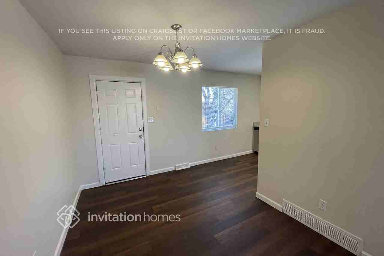 432 S Victor Way - Photo 2 of 16
