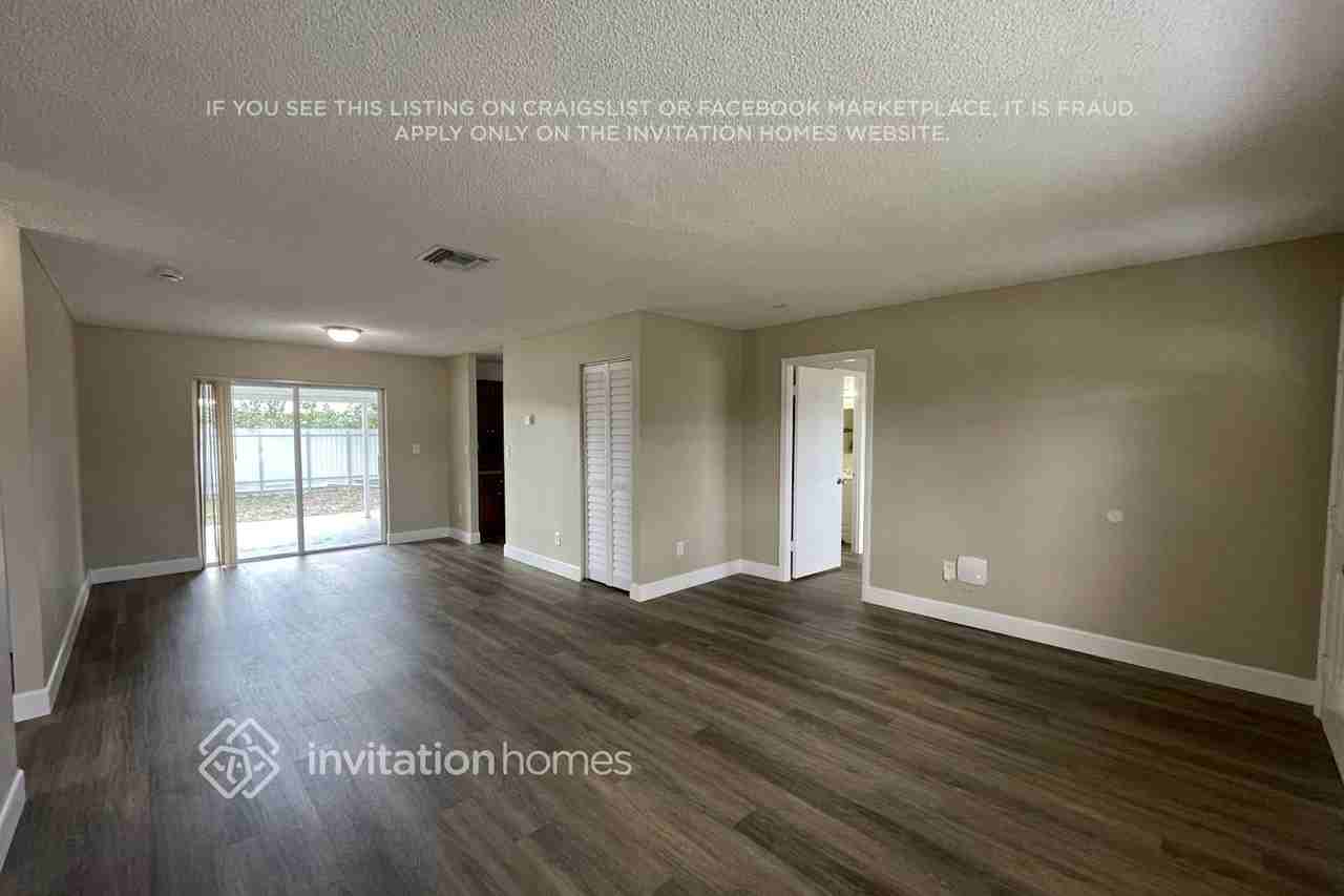 13330 Sw 43rd St - Photo 4 of 16