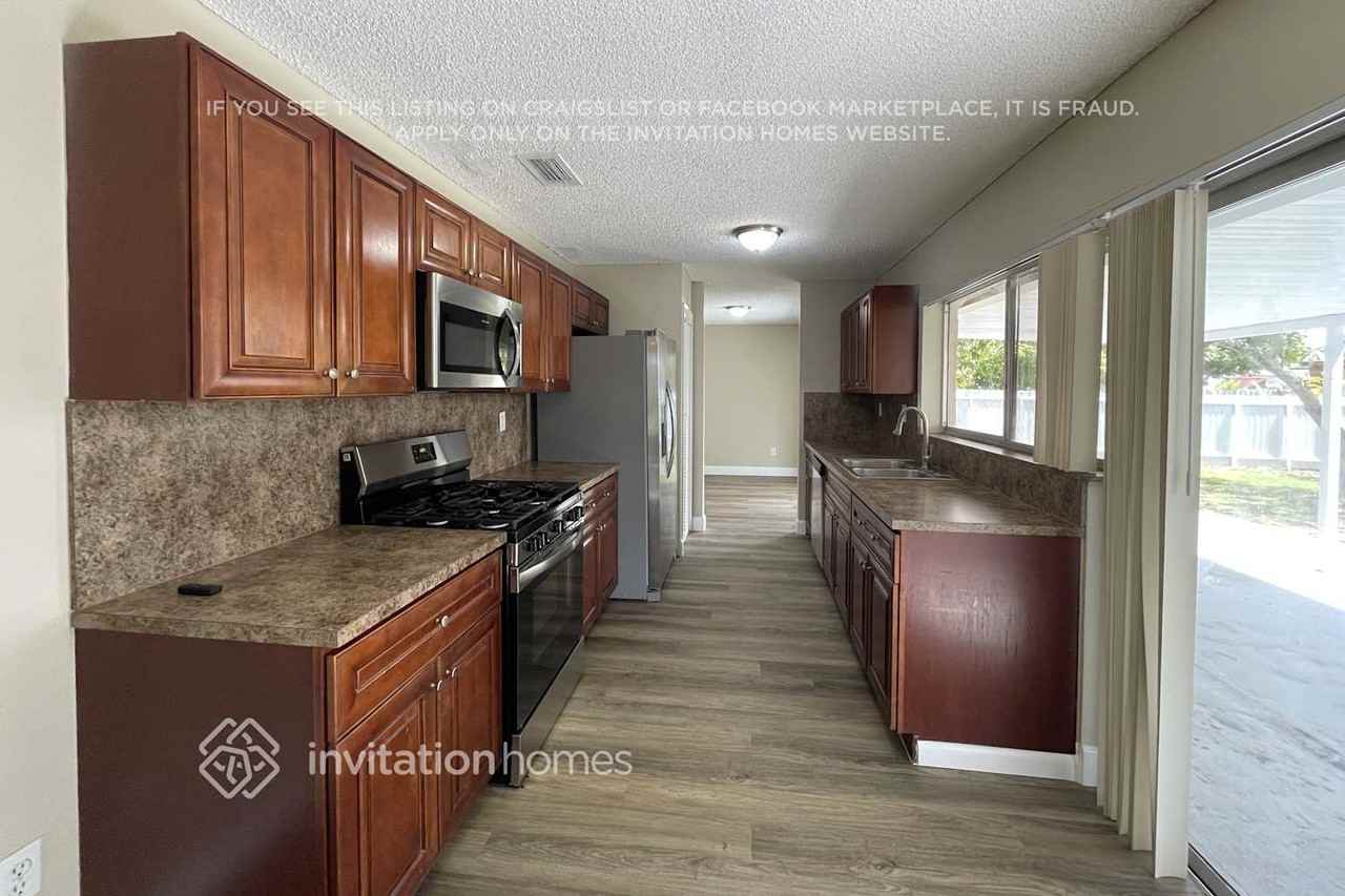 13330 Sw 43rd St - Photo 6 of 16