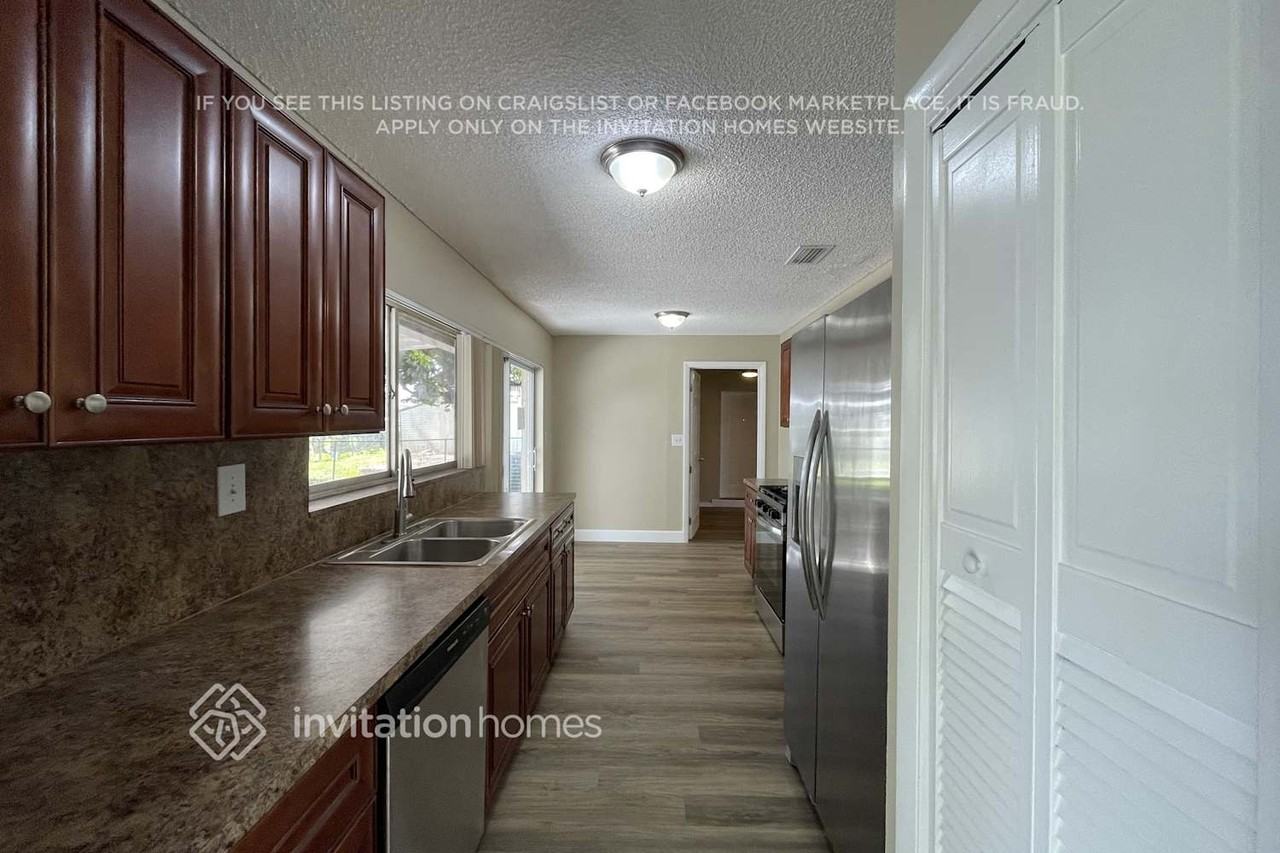 13330 Sw 43rd St - Photo 7 of 16