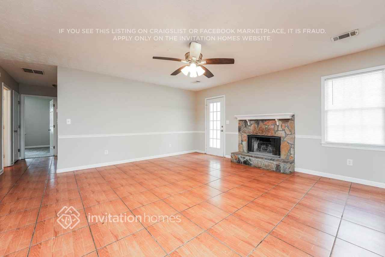 2449 Windridge Dr Ne - Photo 3 of 17