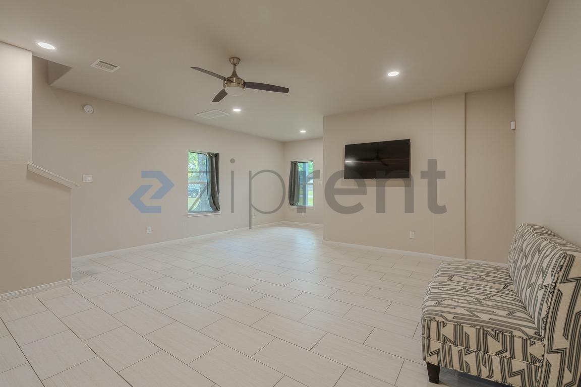 110 Turner St #A - Photo 7 of 33