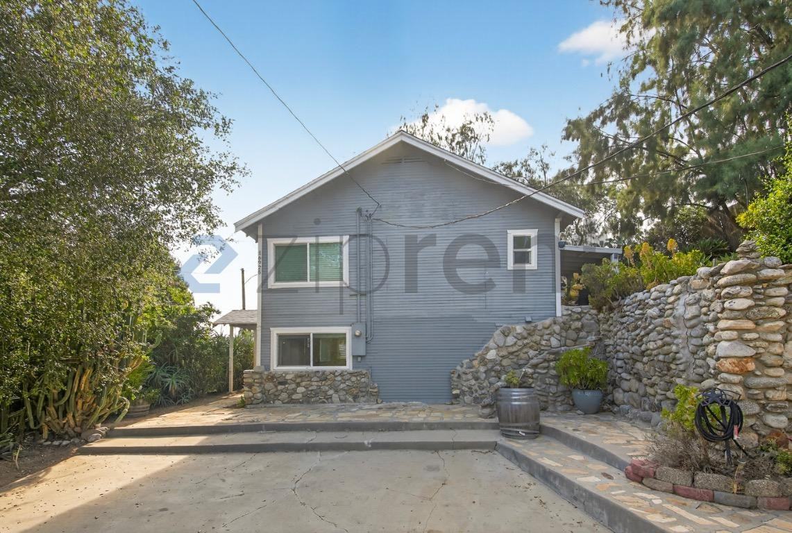 16925 Hillside Dr - Photo 2 of 32