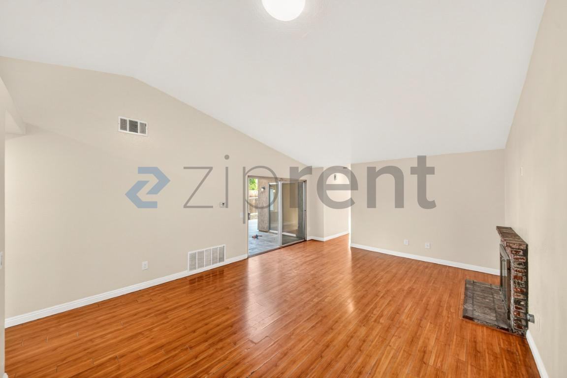 14359 Parkwood Dr - Photo 5 of 18