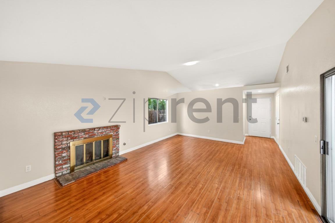 14359 Parkwood Dr - Photo 6 of 18