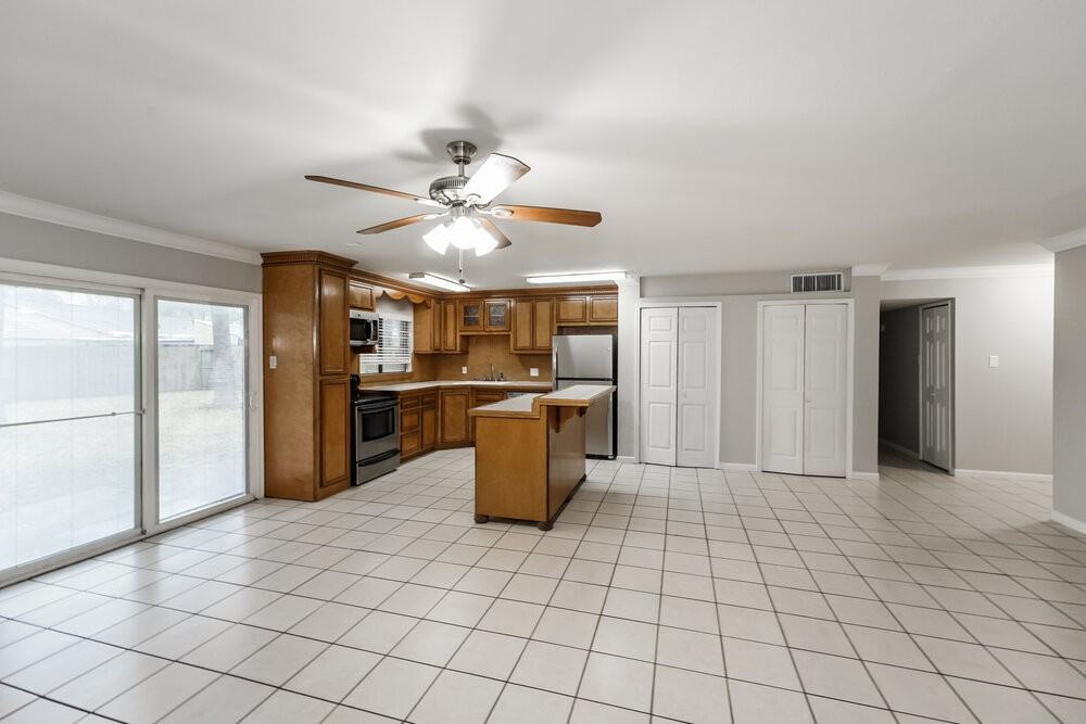 2839 Canary Ln - Photo 4 of 16