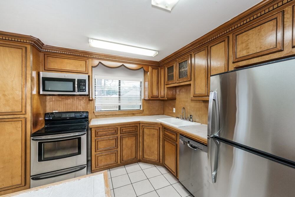 2839 Canary Ln - Photo 7 of 16