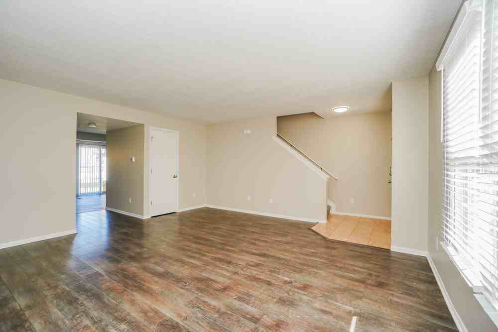 7868 Edgewater Dr - Photo 5 of 18