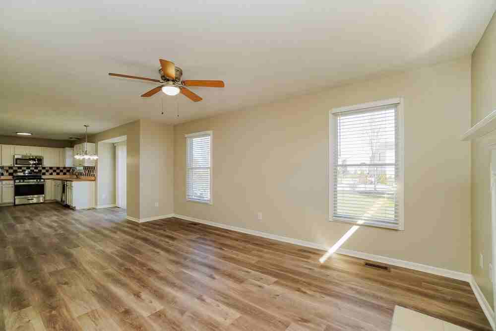 7868 Edgewater Dr - Photo 7 of 18