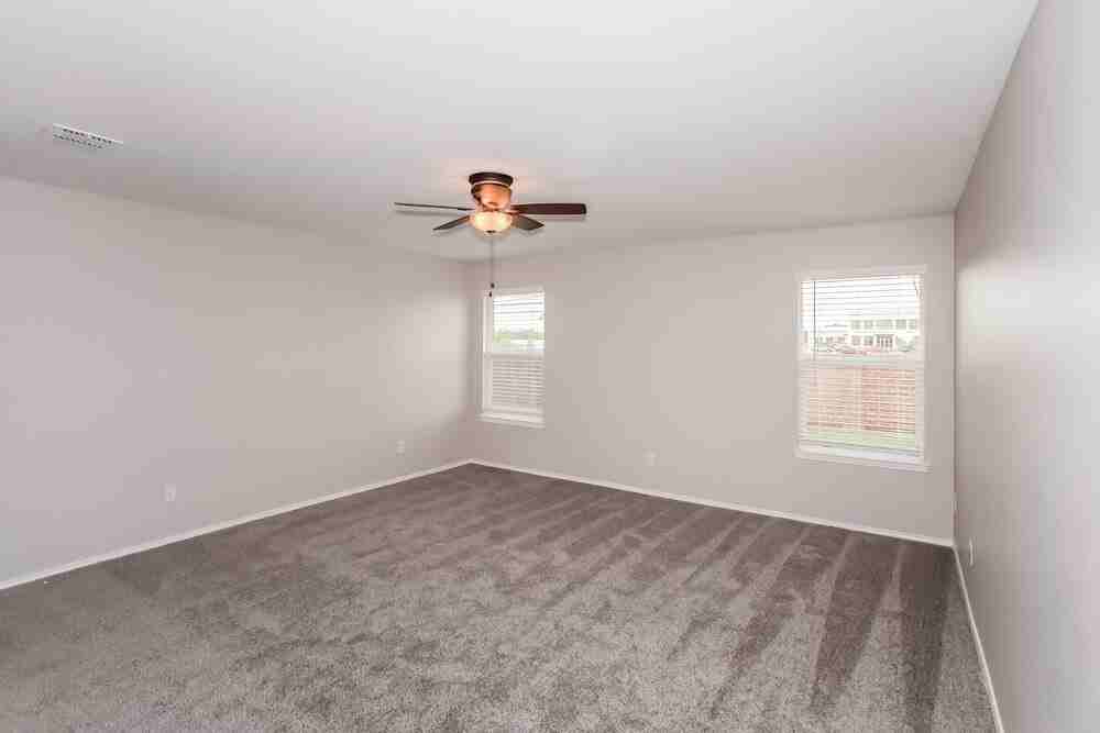 2005 Burnside Dr - Photo 7 of 16