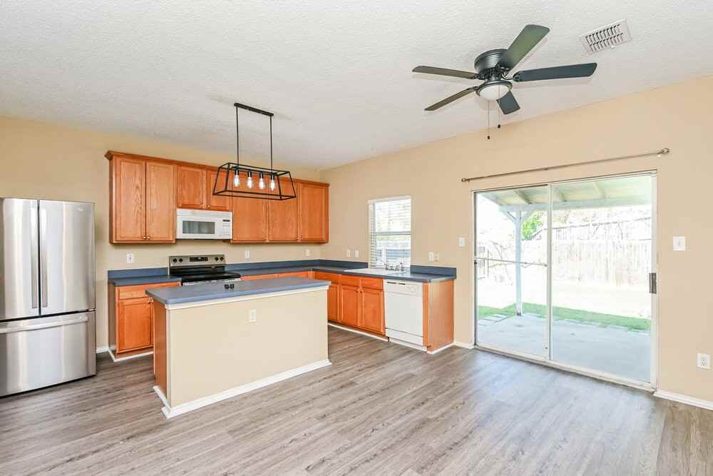 10172 Chapel Springs Trl - Photo 5 of 17