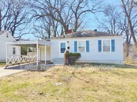 featured image of 11329 E 39th Ter S