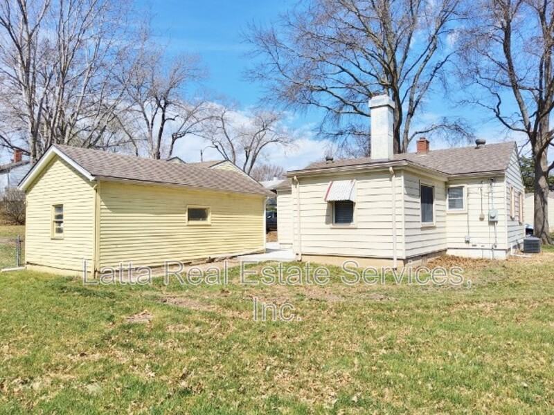 10613 E 26th Ter S - Photo 2 of 14