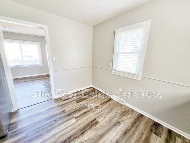 10613 E 26th Ter S - Photo 6 of 14