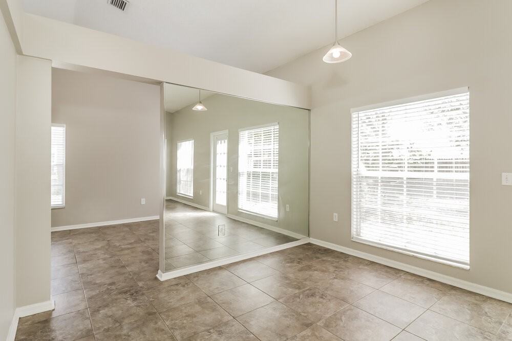 10244 Rainbow Oaks Dr - Photo 6 of 16