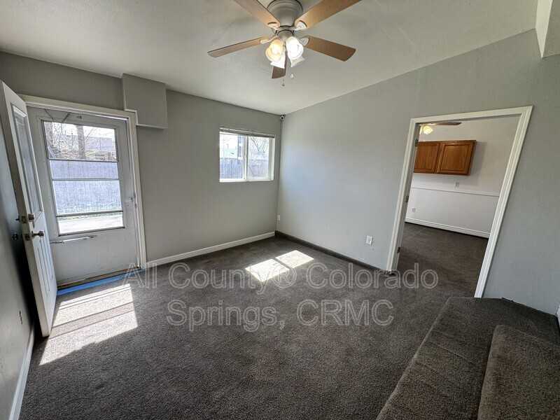 2510 Ivanhoe Dr - Photo 5 of 23