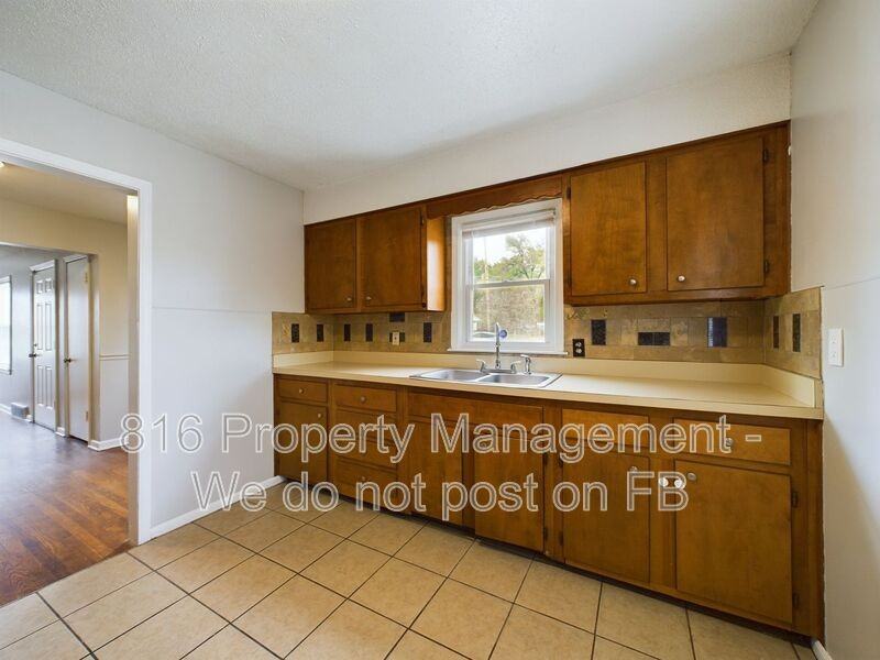 10626 E 23rd St S #B - Photo 7 of 29