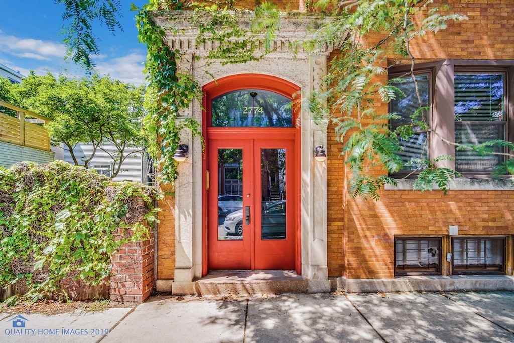 2774 N Kenmore Ave #2