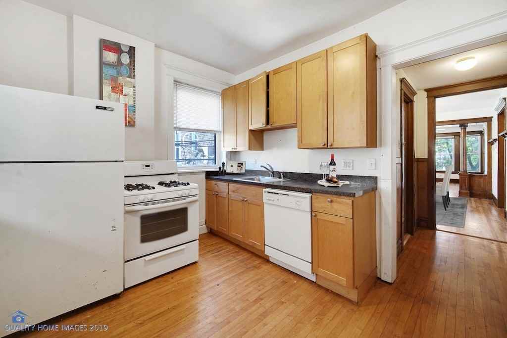 2774 N Kenmore Ave #2 - Photo 4 of 16