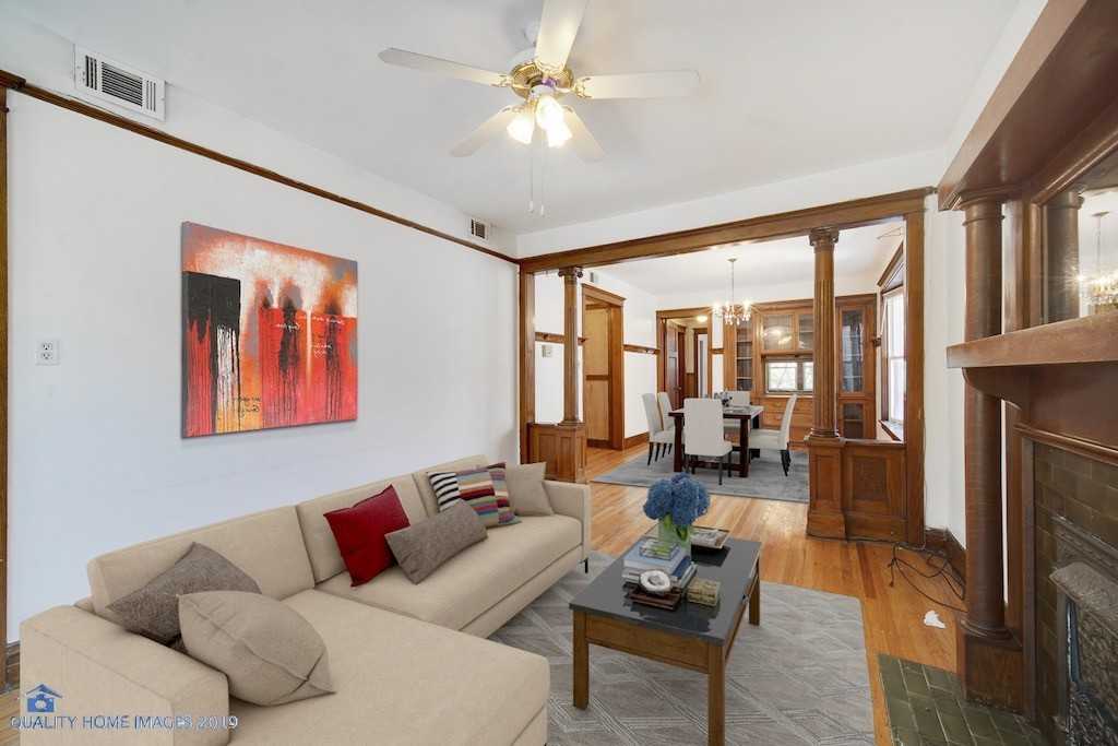 2774 N Kenmore Ave #2 - Photo 7 of 16